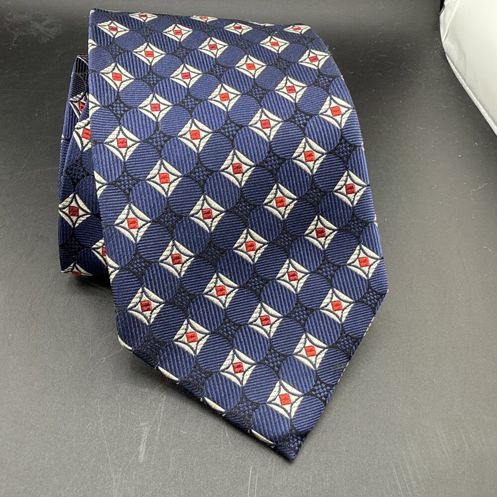 How A Bank Classic Collection Tie Blue With Red